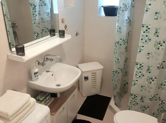 Lozica With Private Garden, Self Check-in Lejlighed