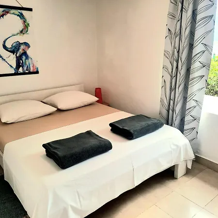 Lozica With Private Garden, Self Check-in * Korcula Town